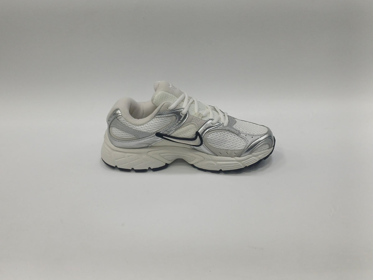 Nike Vomero 5 Beige Plata