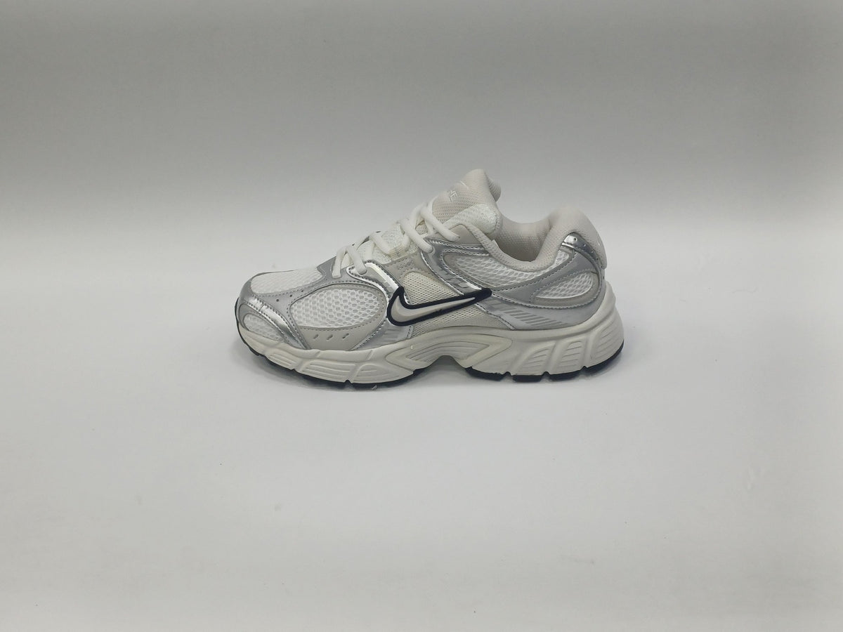 Nike Vomero 5 Beige Plata